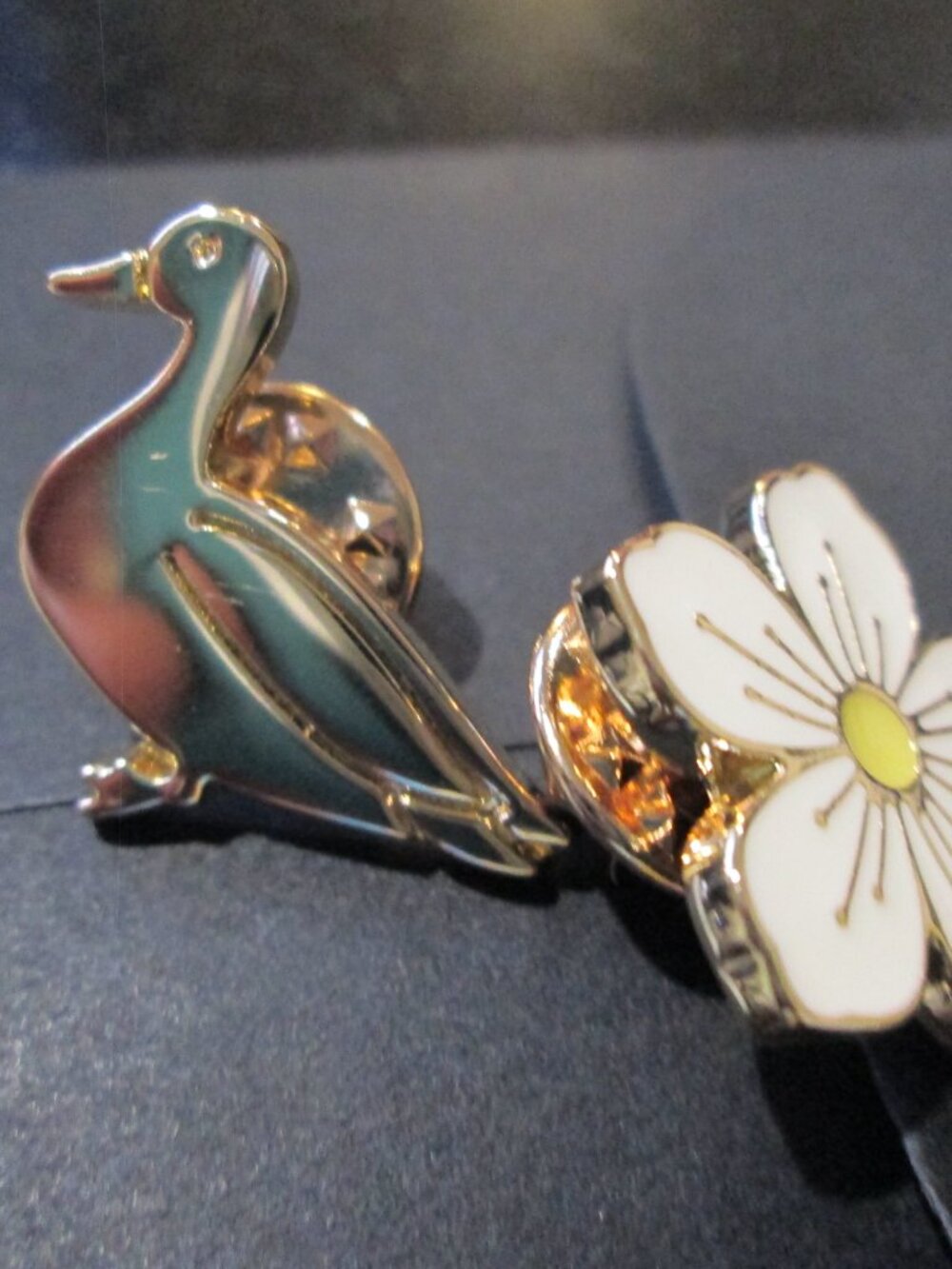 Burberry London Flower white enamel BROOCH PINS &Golden goose,swan,gold duck
